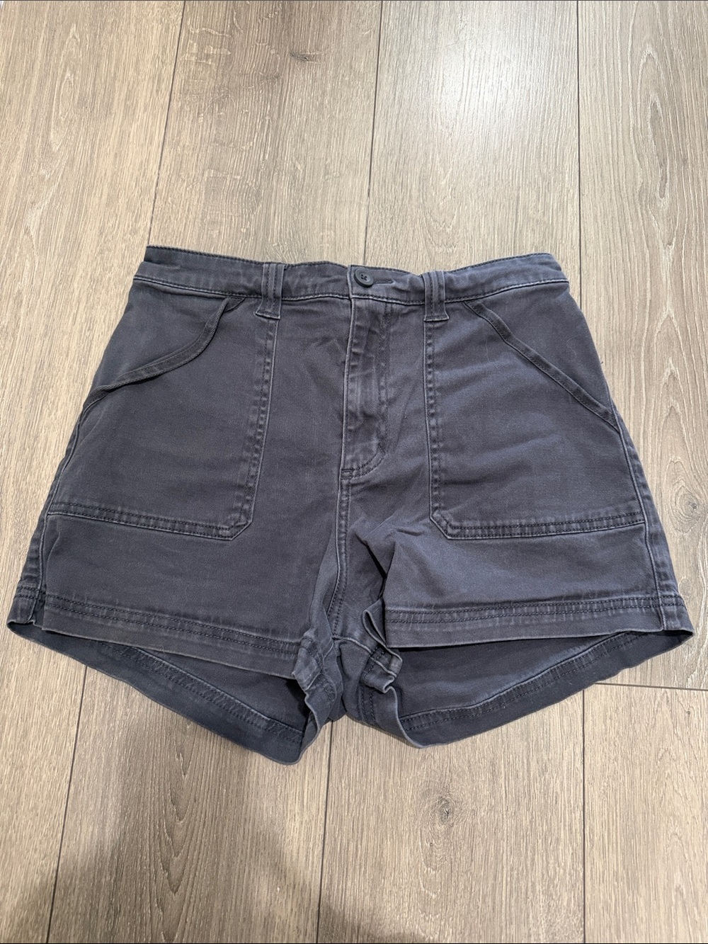 Hollister Ultra High-Rise Mom Short Cargo Shorts Gray Medium